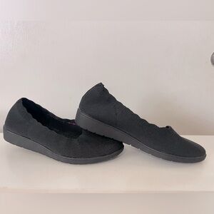 Never worn! With tags! Skechers Women's Modern Comfort Cleo Flex Wedge Size 6